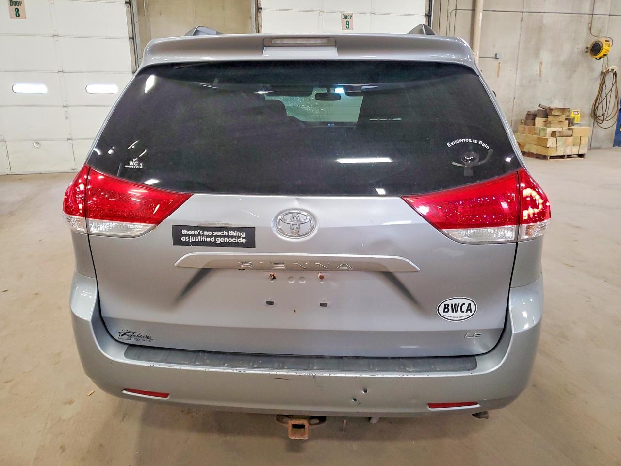 Toyota Sienna Le