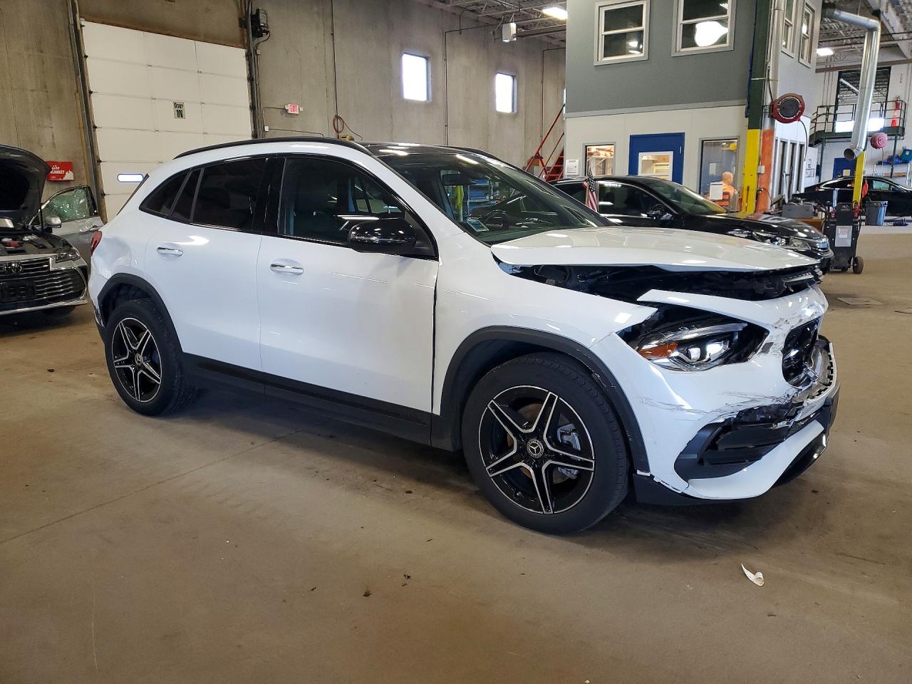 Mercedes-Benz GLA 250 4matic
