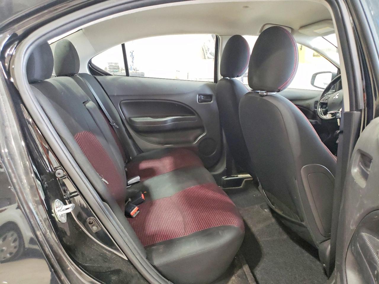 Mitsubishi Mirage G4 Es