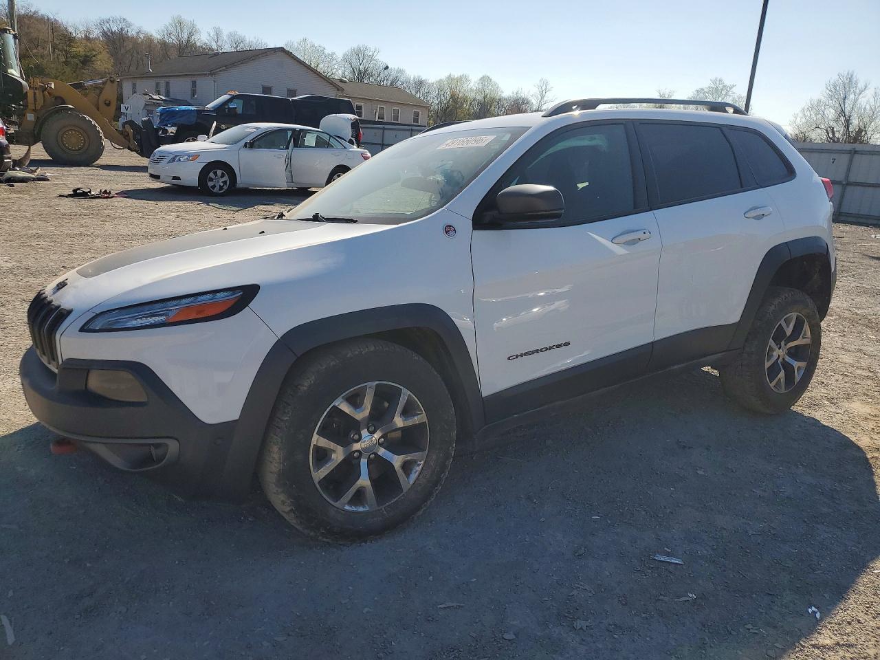 Salvage Jeep Cherokee Image