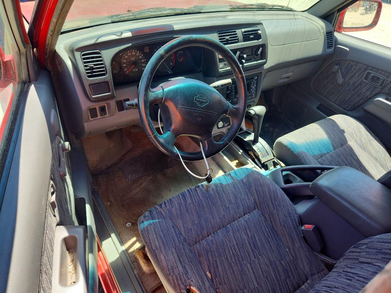 Nissan Frontier Xe Desert Runner