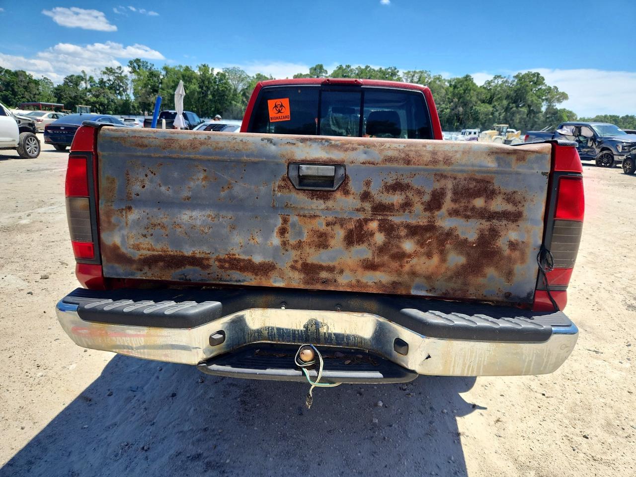 Nissan Frontier Xe Desert Runner