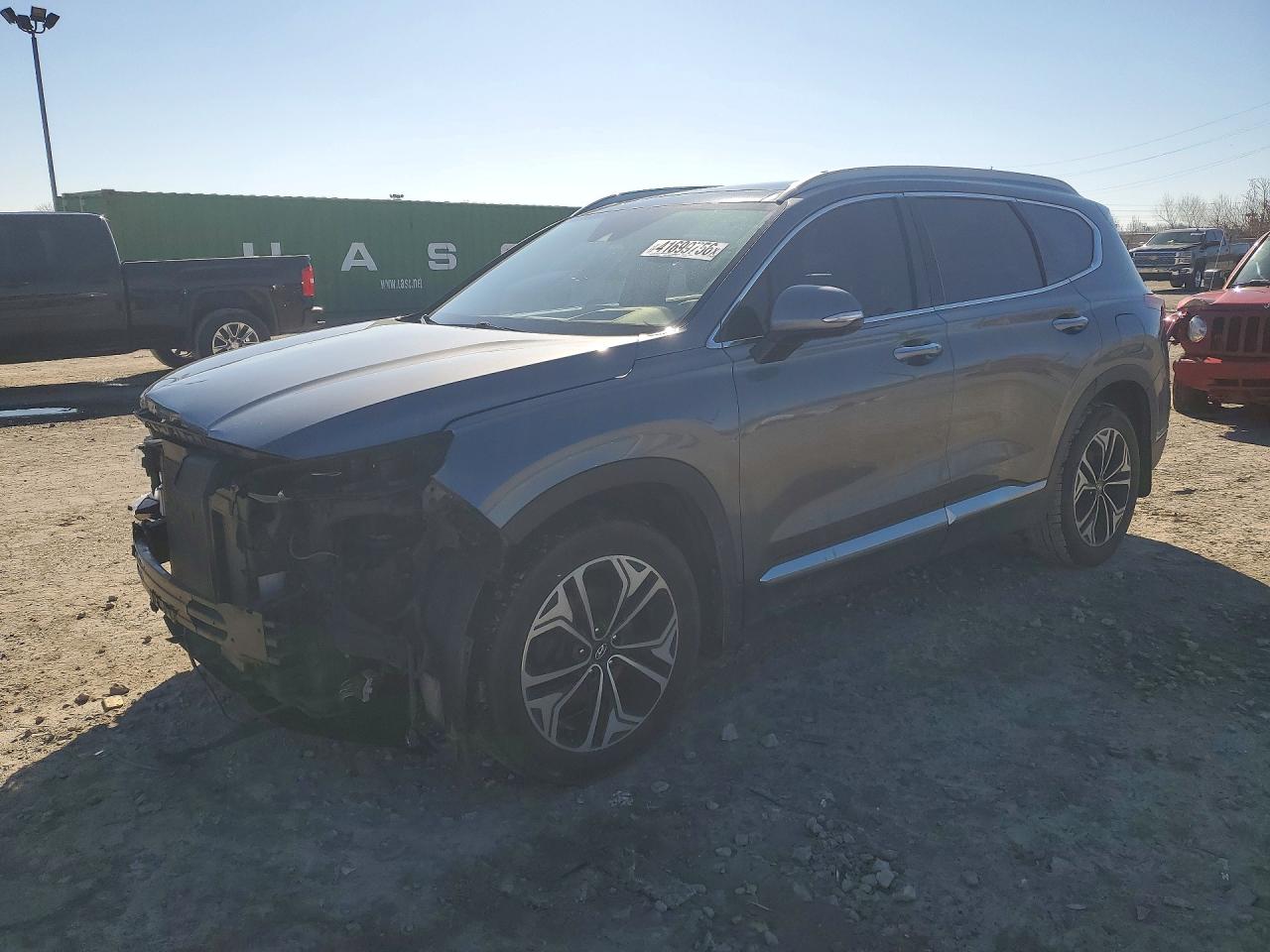 Salvage Hyundai SANTA FE Image
