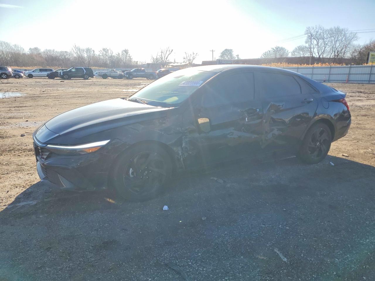 Salvage Hyundai ELANTRA Image