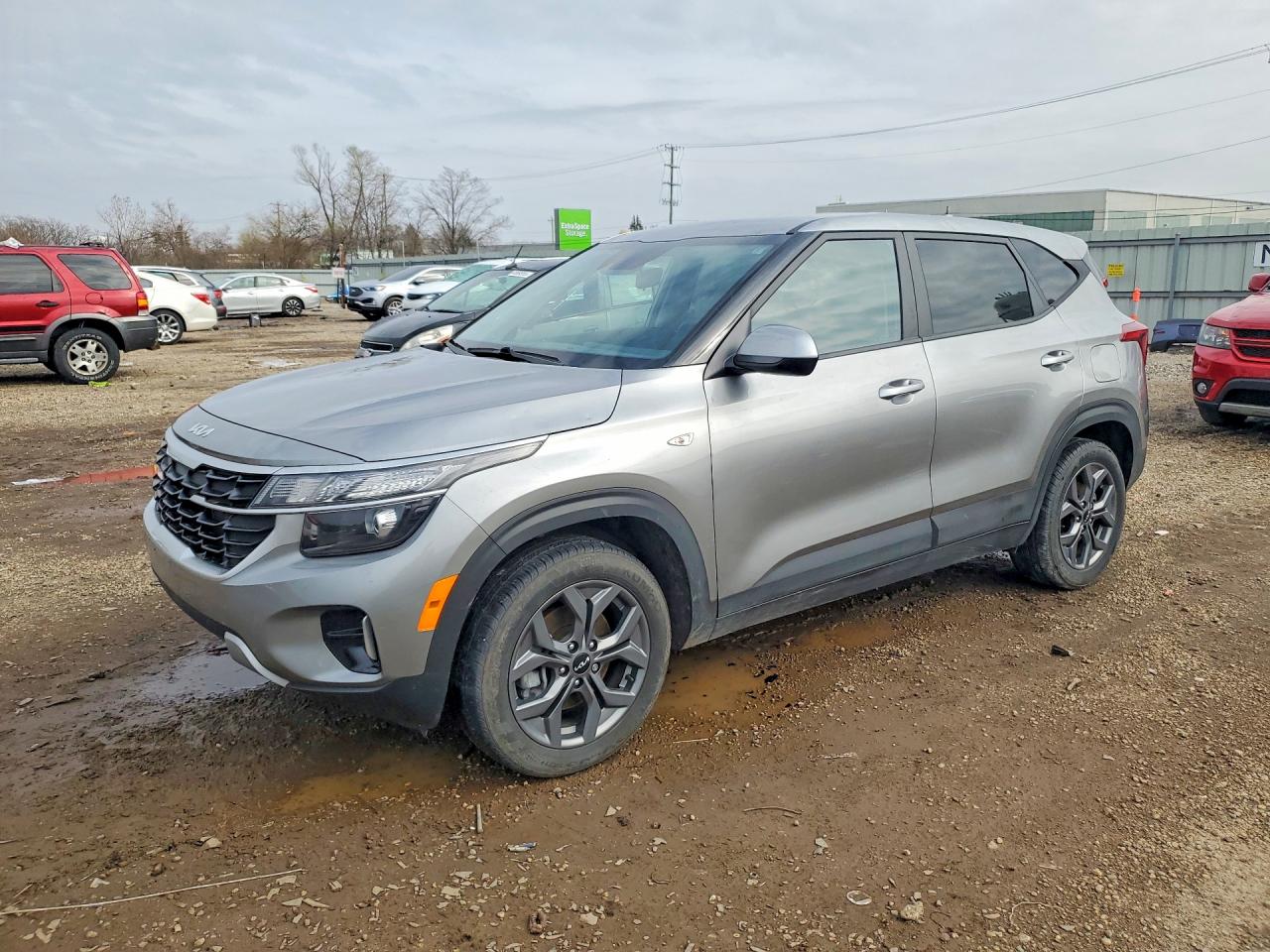 Salvage Kia Seltos Image