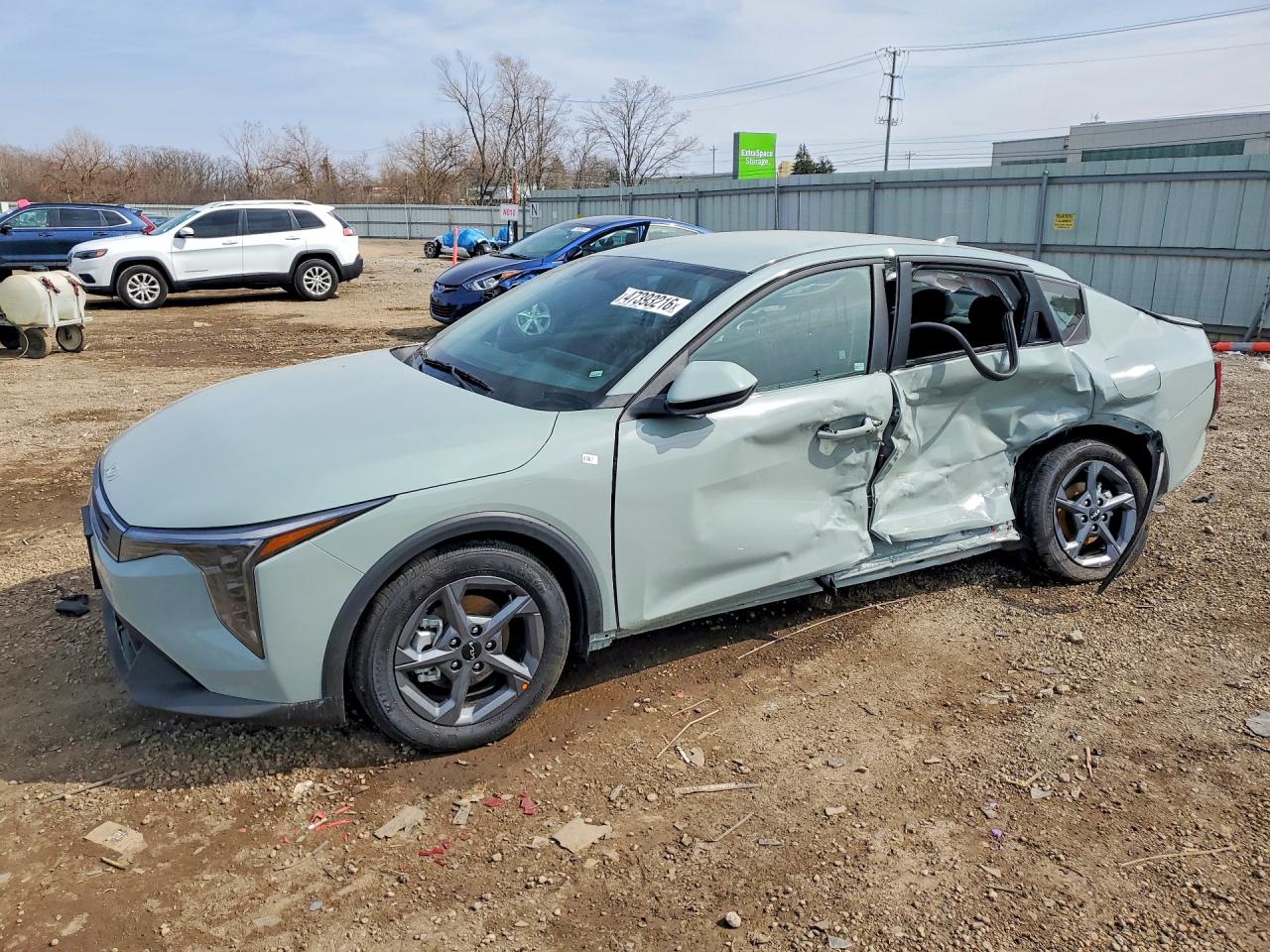Salvage Kia K4 Image