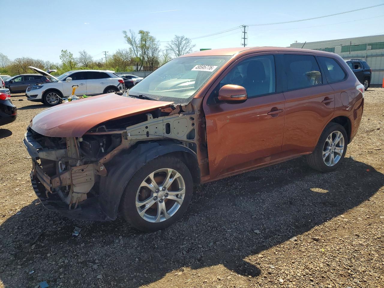Salvage Mitsubishi Outlander Image