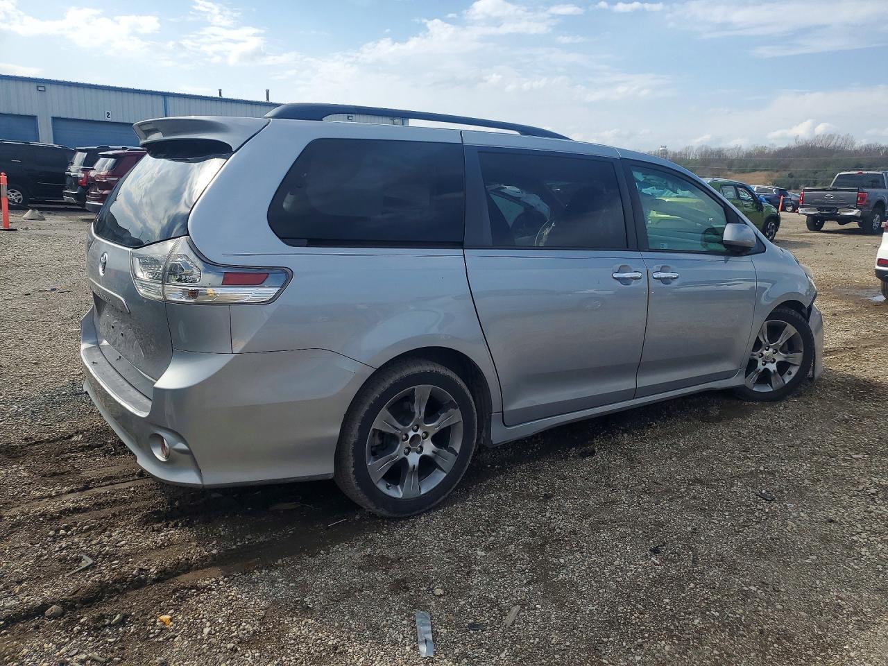 Toyota Sienna Sport