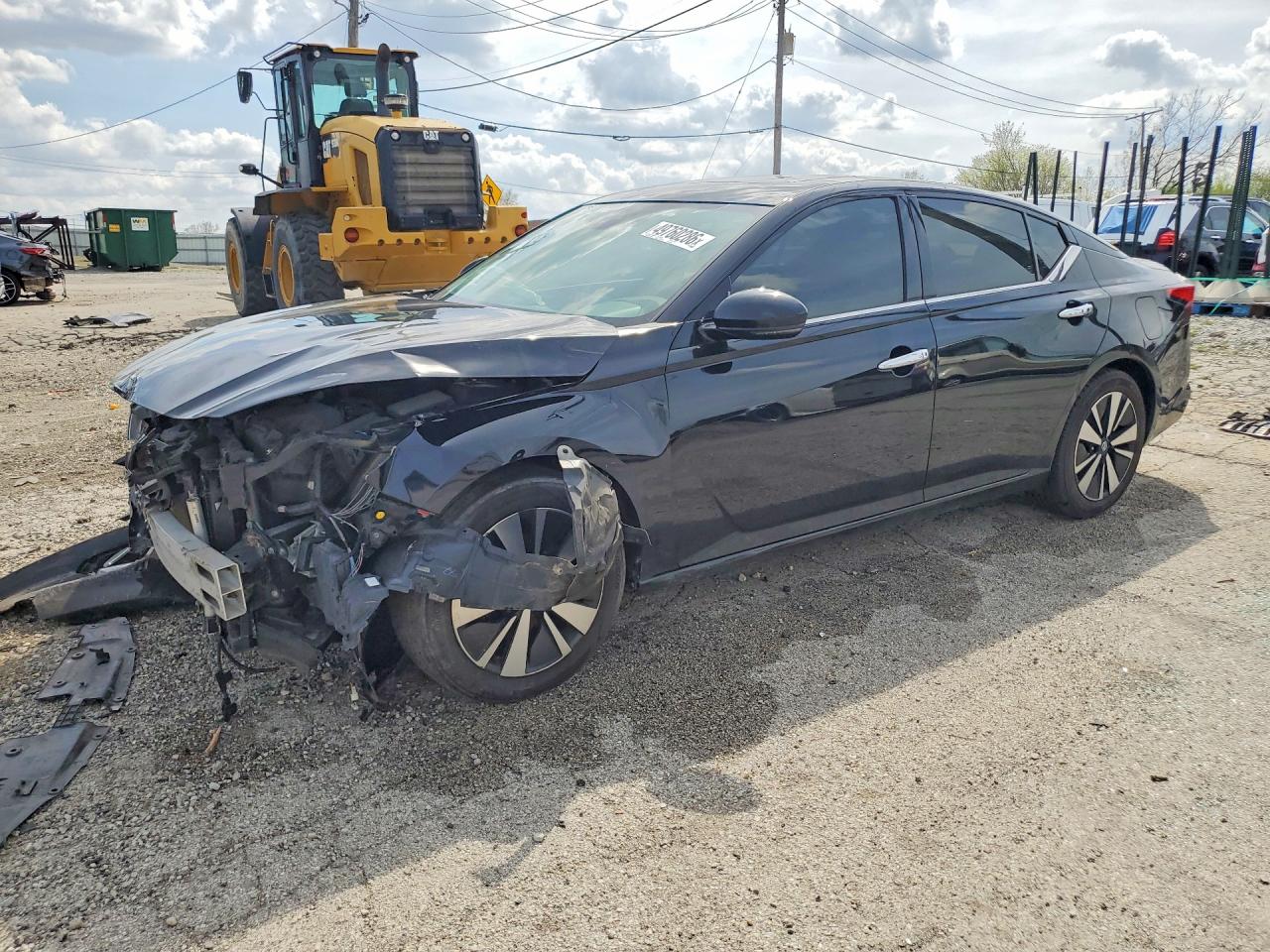 Salvage Nissan Altima Image