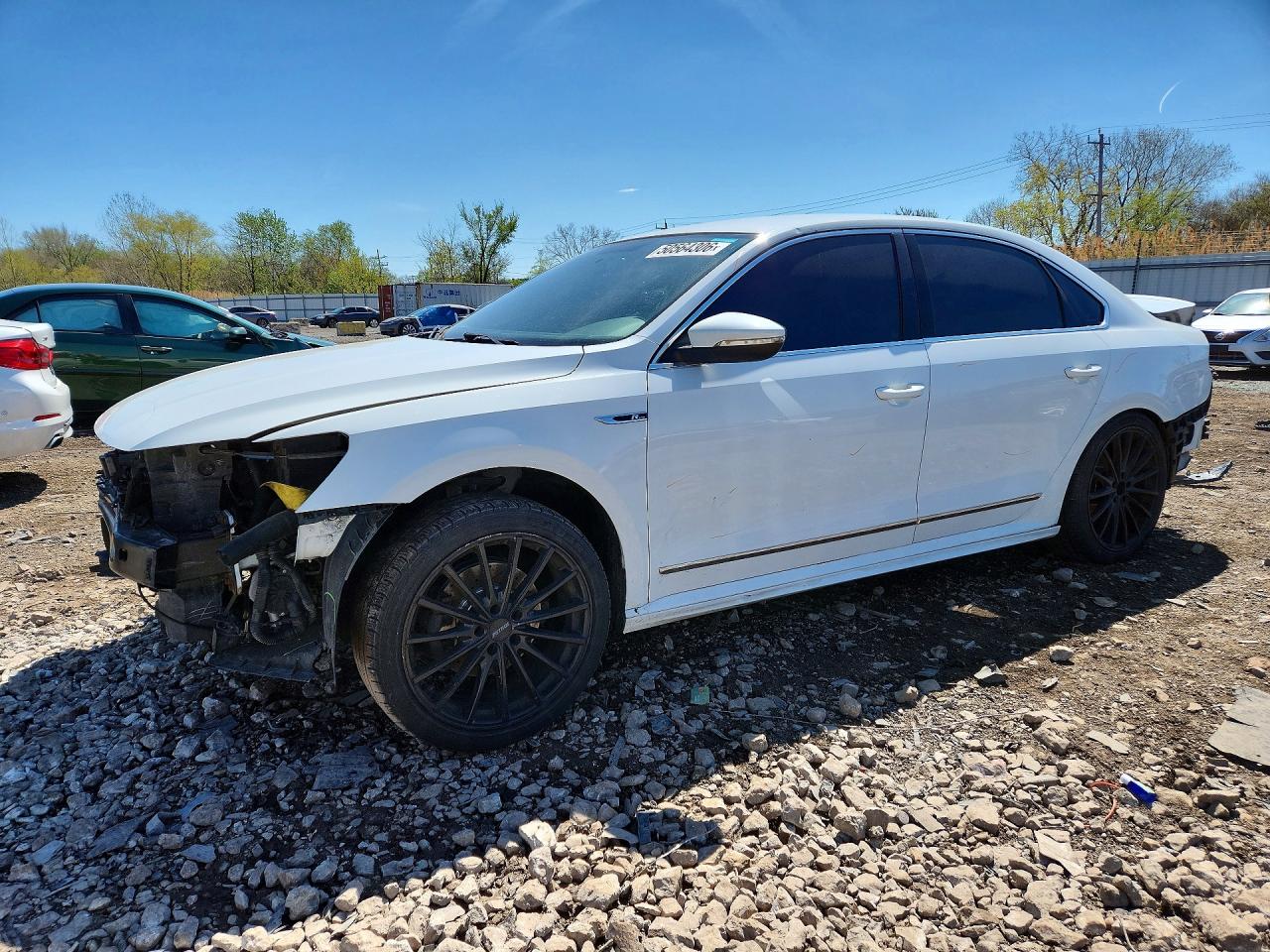 Salvage Volkswagen Passat Image