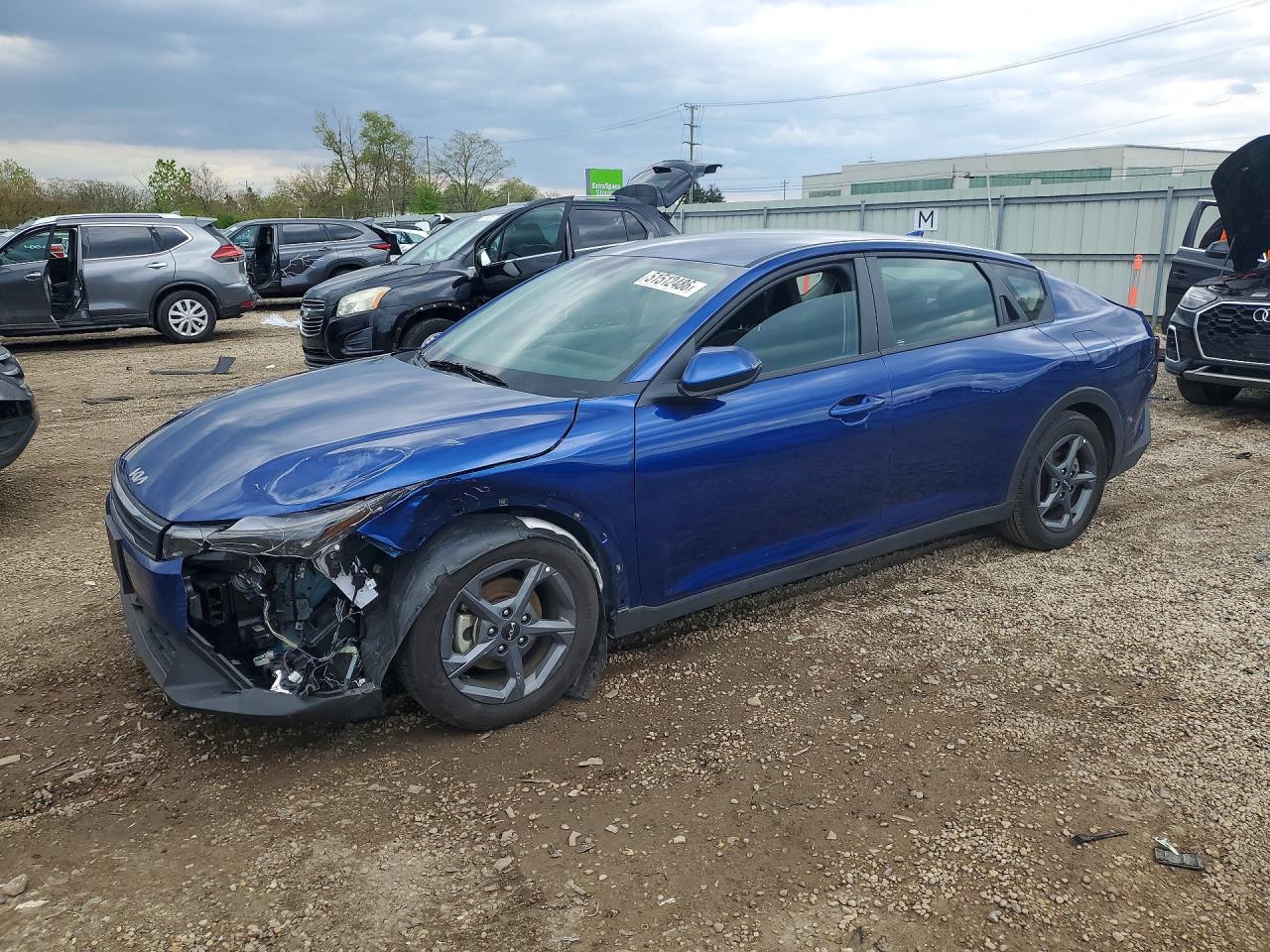 Salvage Kia K4 Image