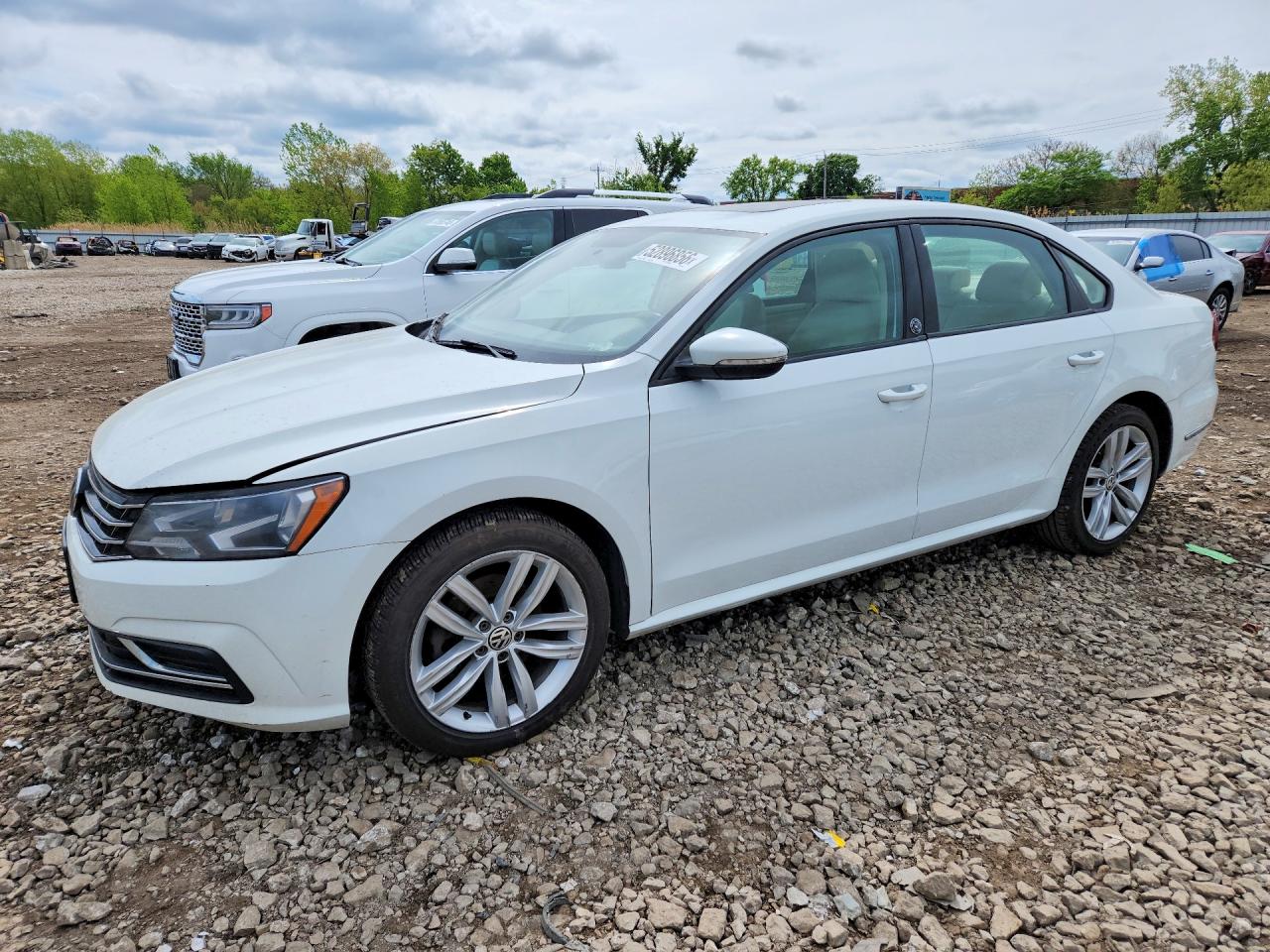 Salvage Volkswagen Passat Image