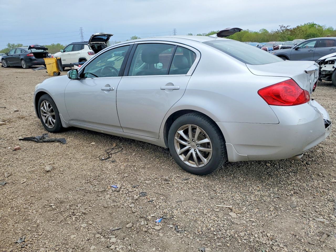 INFINITI G37 X