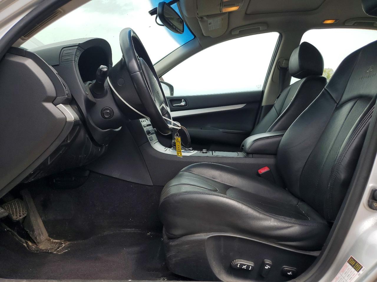 INFINITI G37 X
