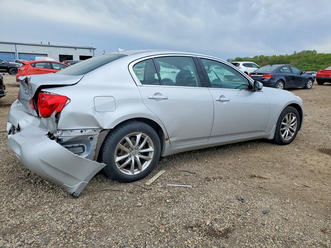 INFINITI G37 X