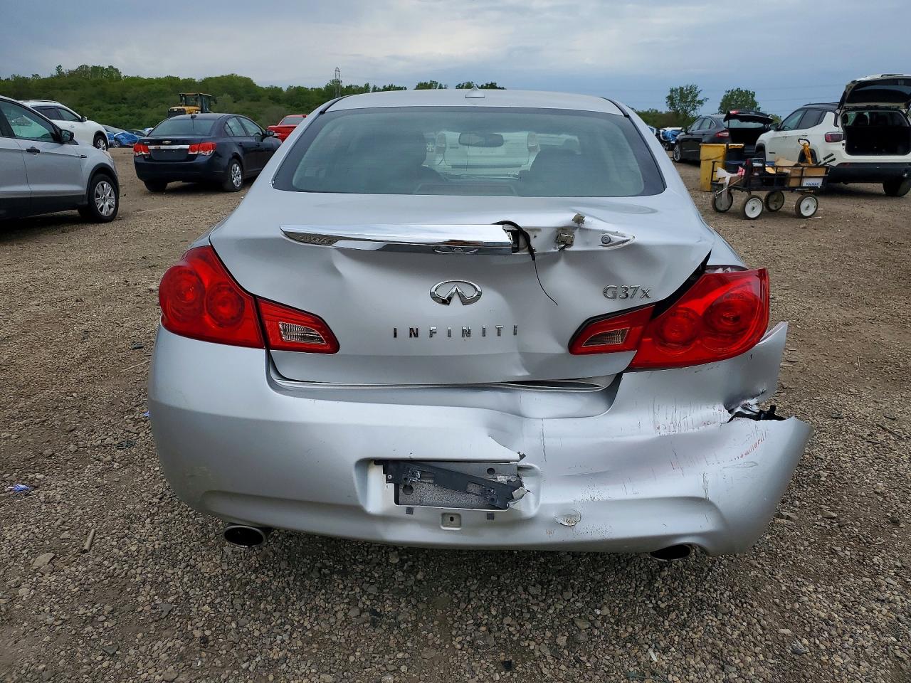 INFINITI G37 X