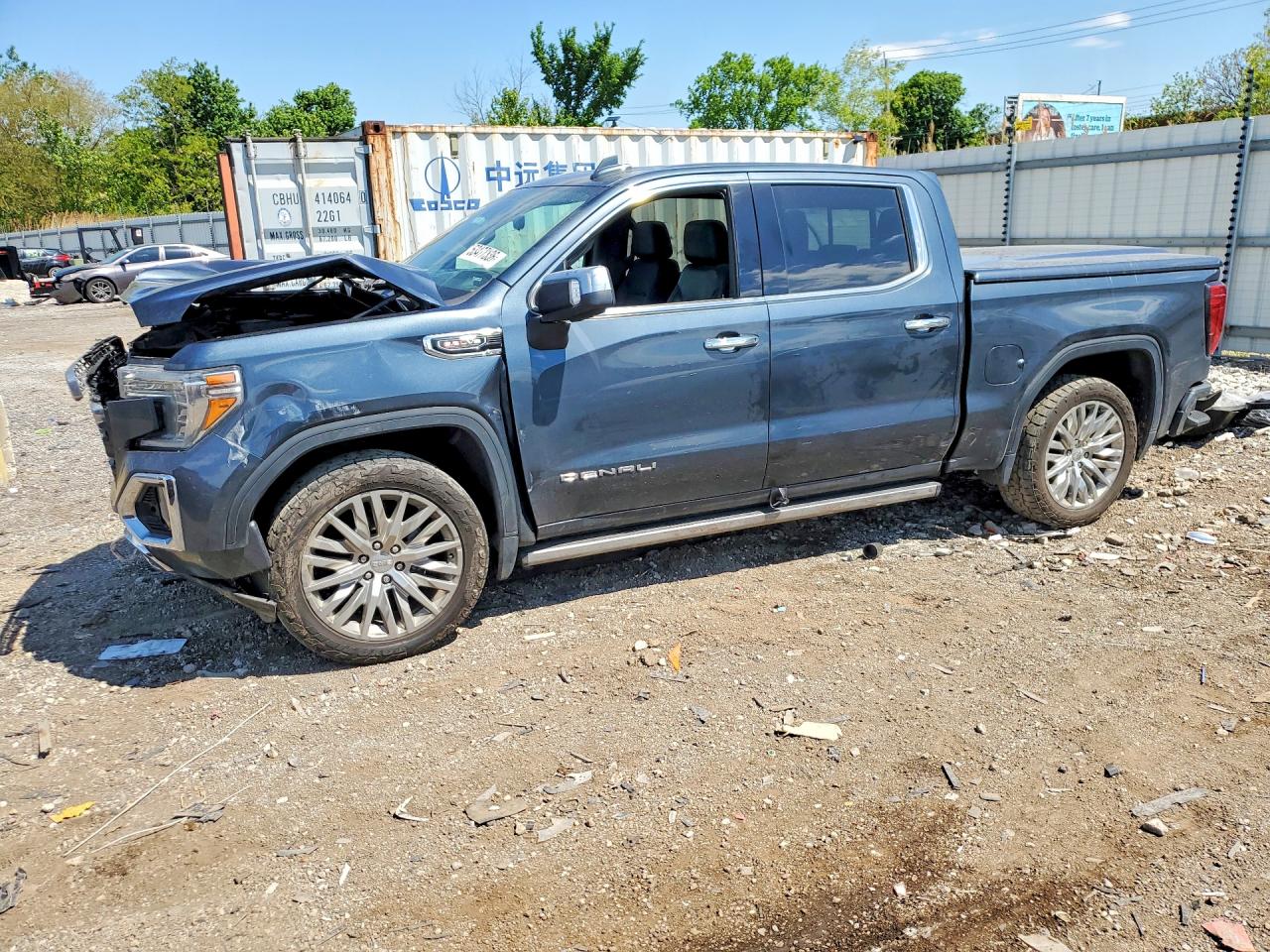 Salvage GMC Sierra Image