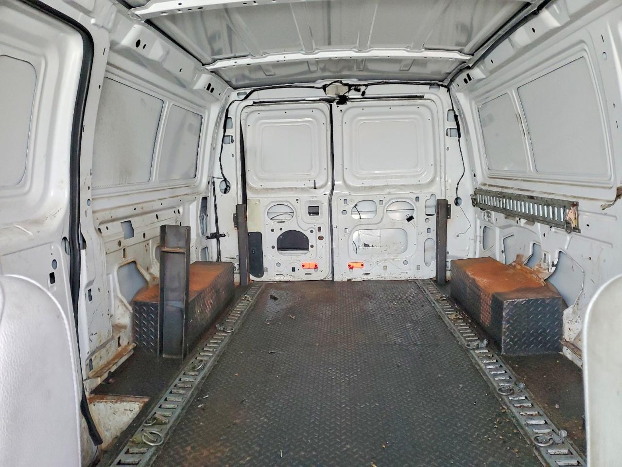 Ford Econoline E350 Super Duty Van