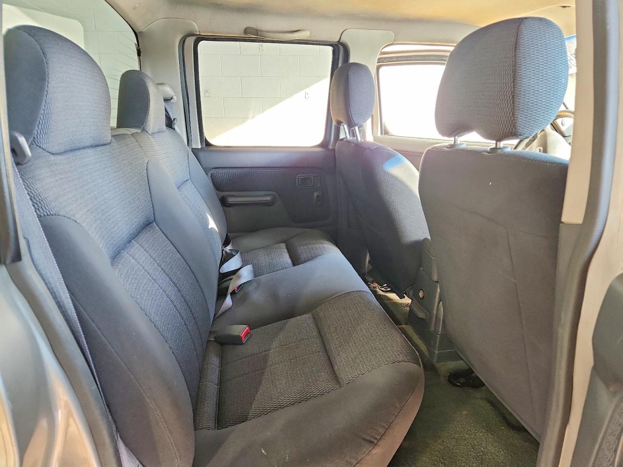 Nissan Frontier Xe-v6