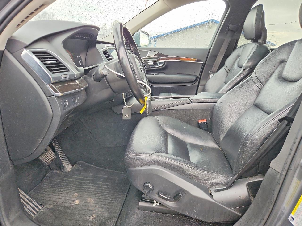 Volvo XC90 T5