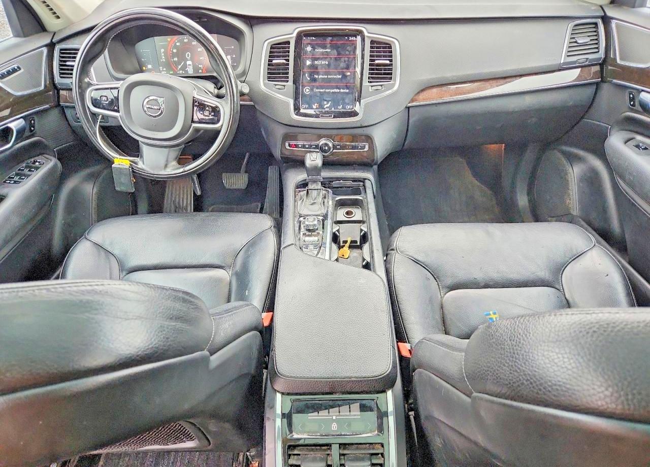 Volvo XC90 T5