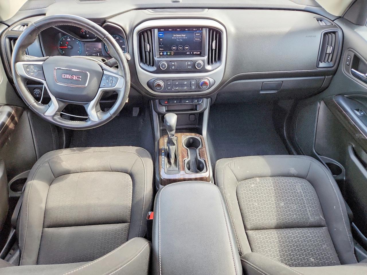 GMC Canyon Elevation