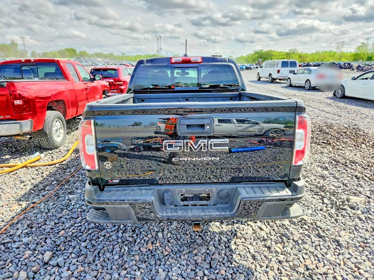 GMC Canyon Elevation