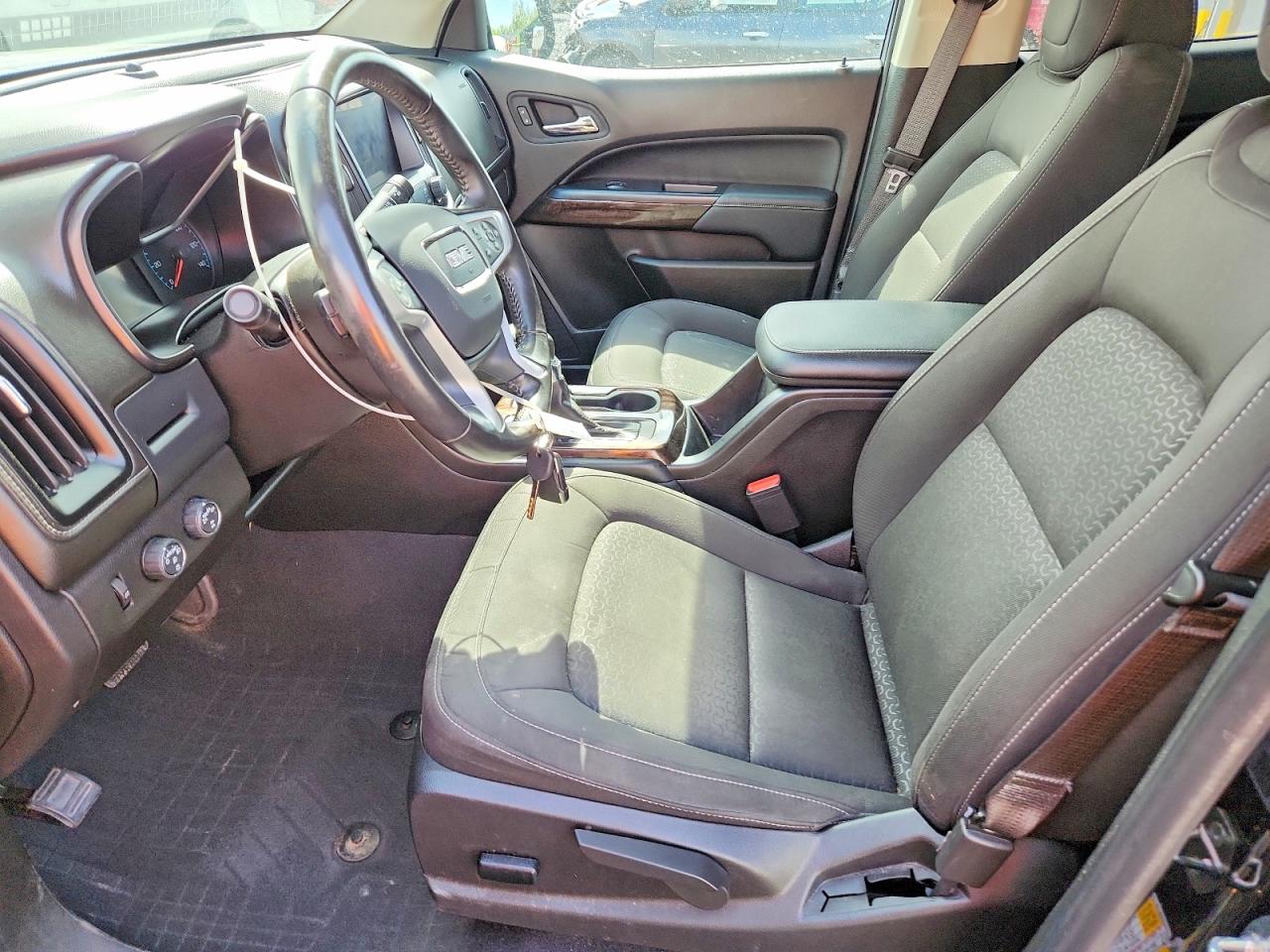 GMC Canyon Elevation