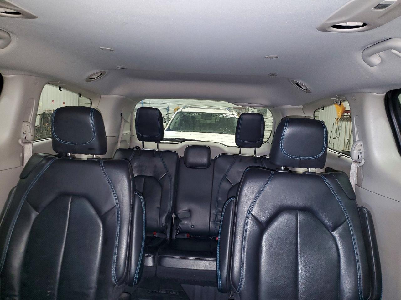 Chrysler Pacifica Touring L
