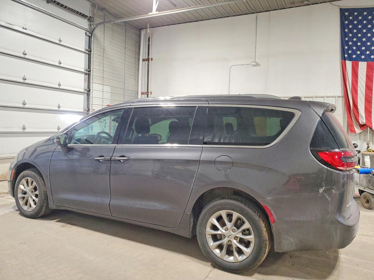 Chrysler Pacifica Touring L