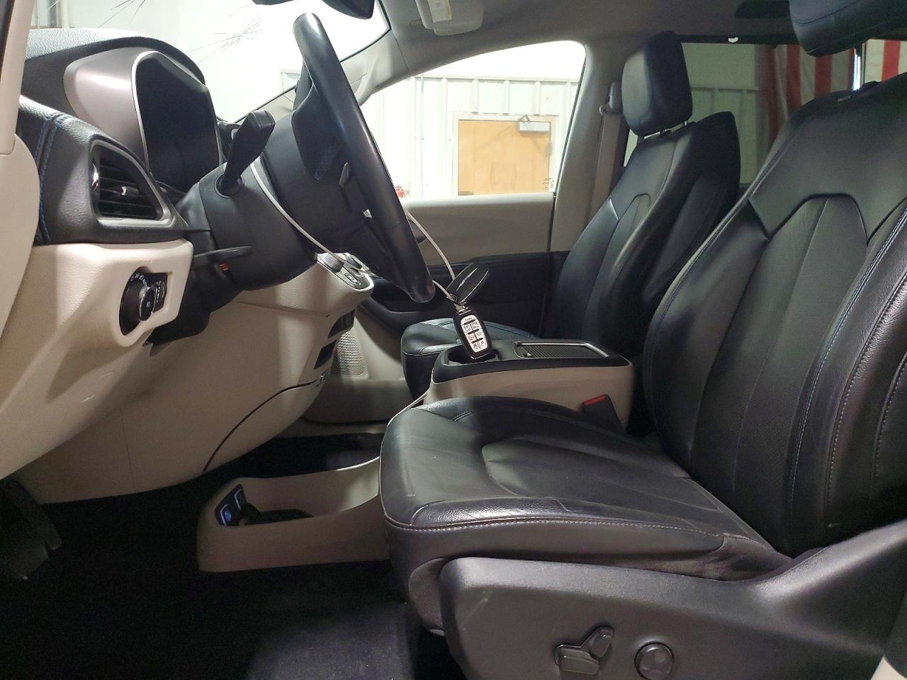 Chrysler Pacifica Touring L