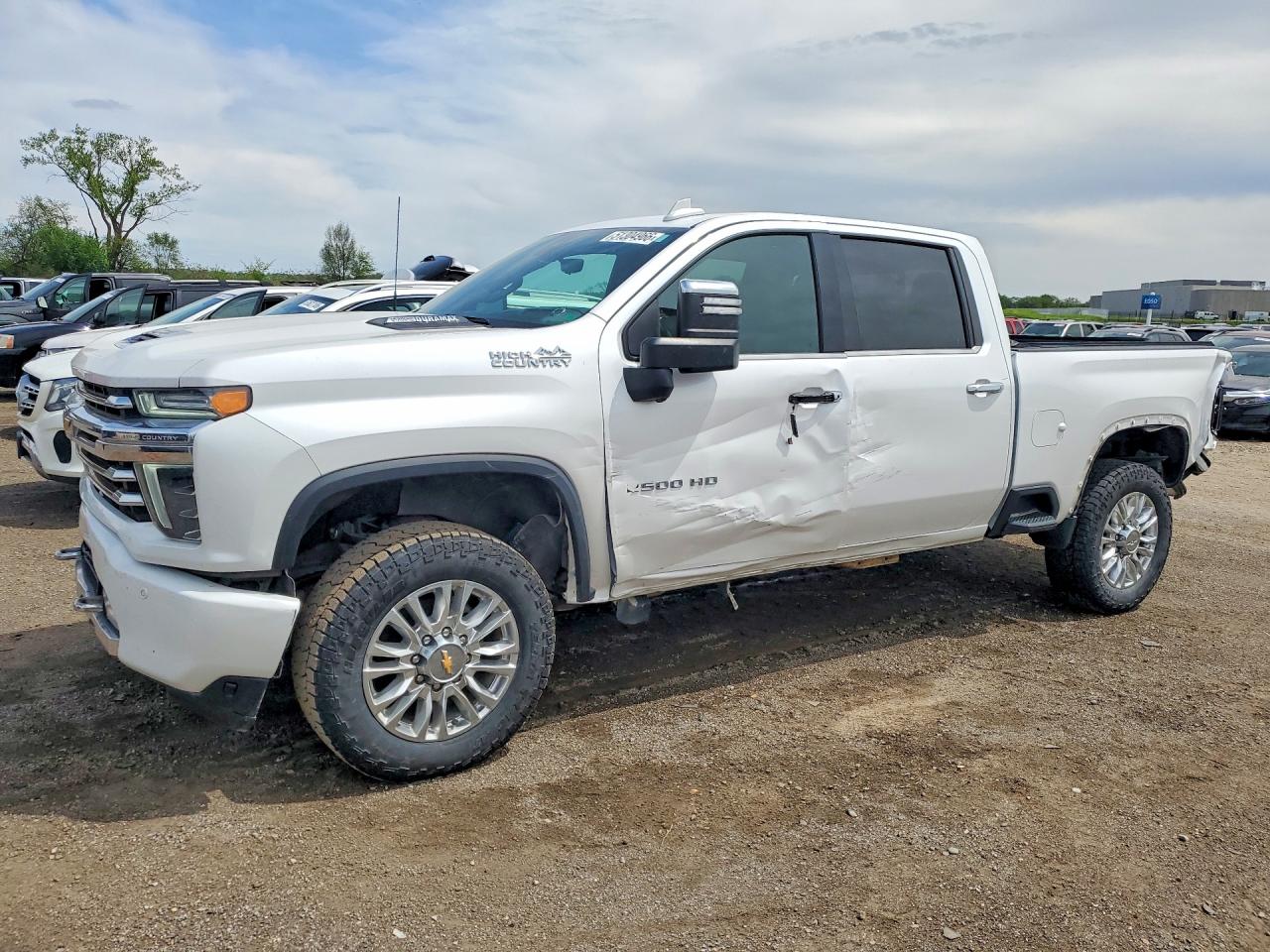 Salvage Chevrolet Silverado Image