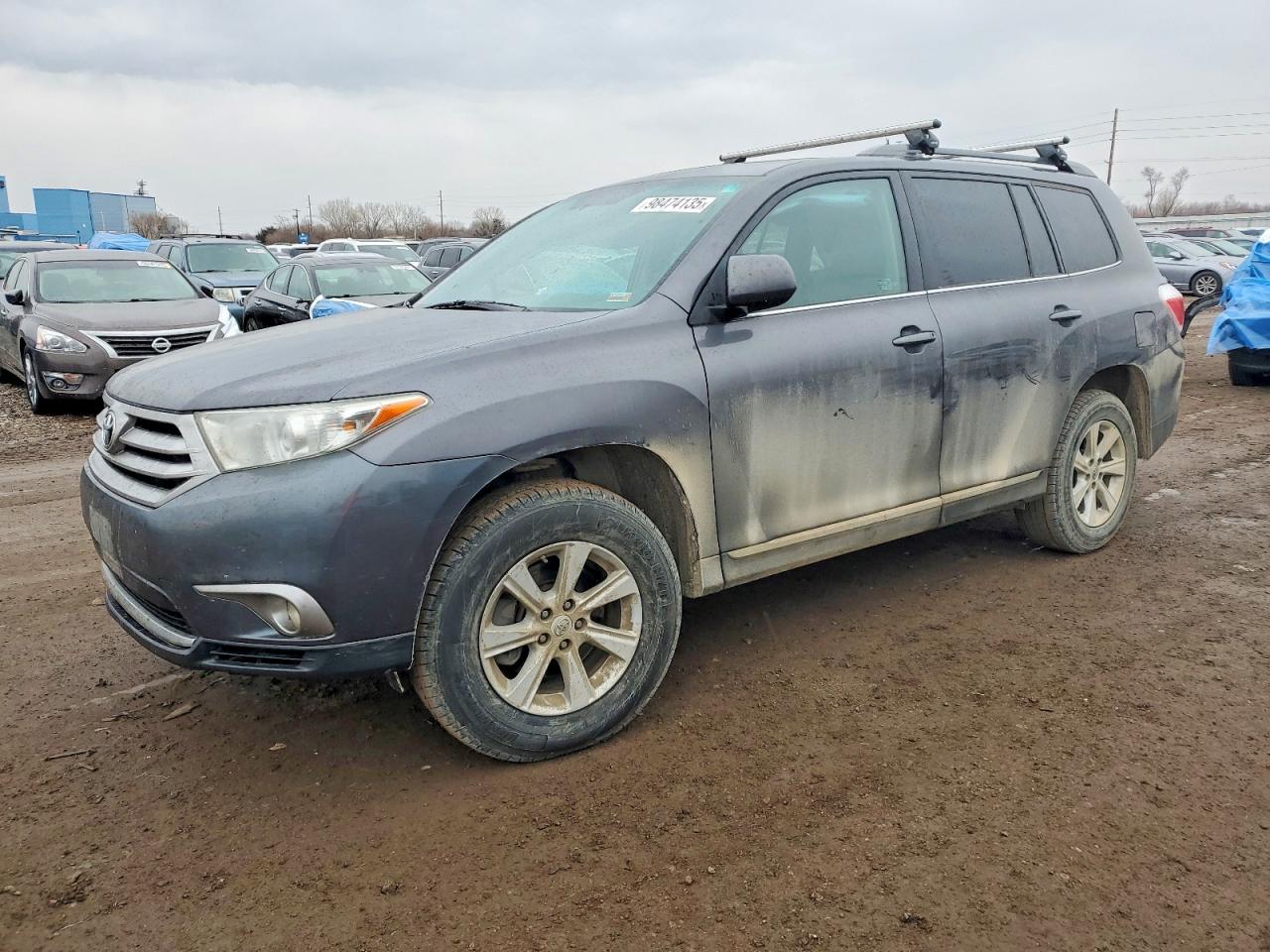 Salvage Toyota Highlander Image