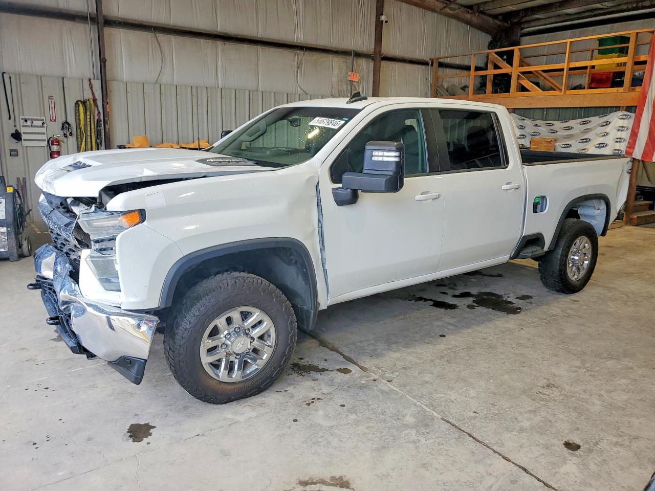 Salvage Chevrolet Silverado Image