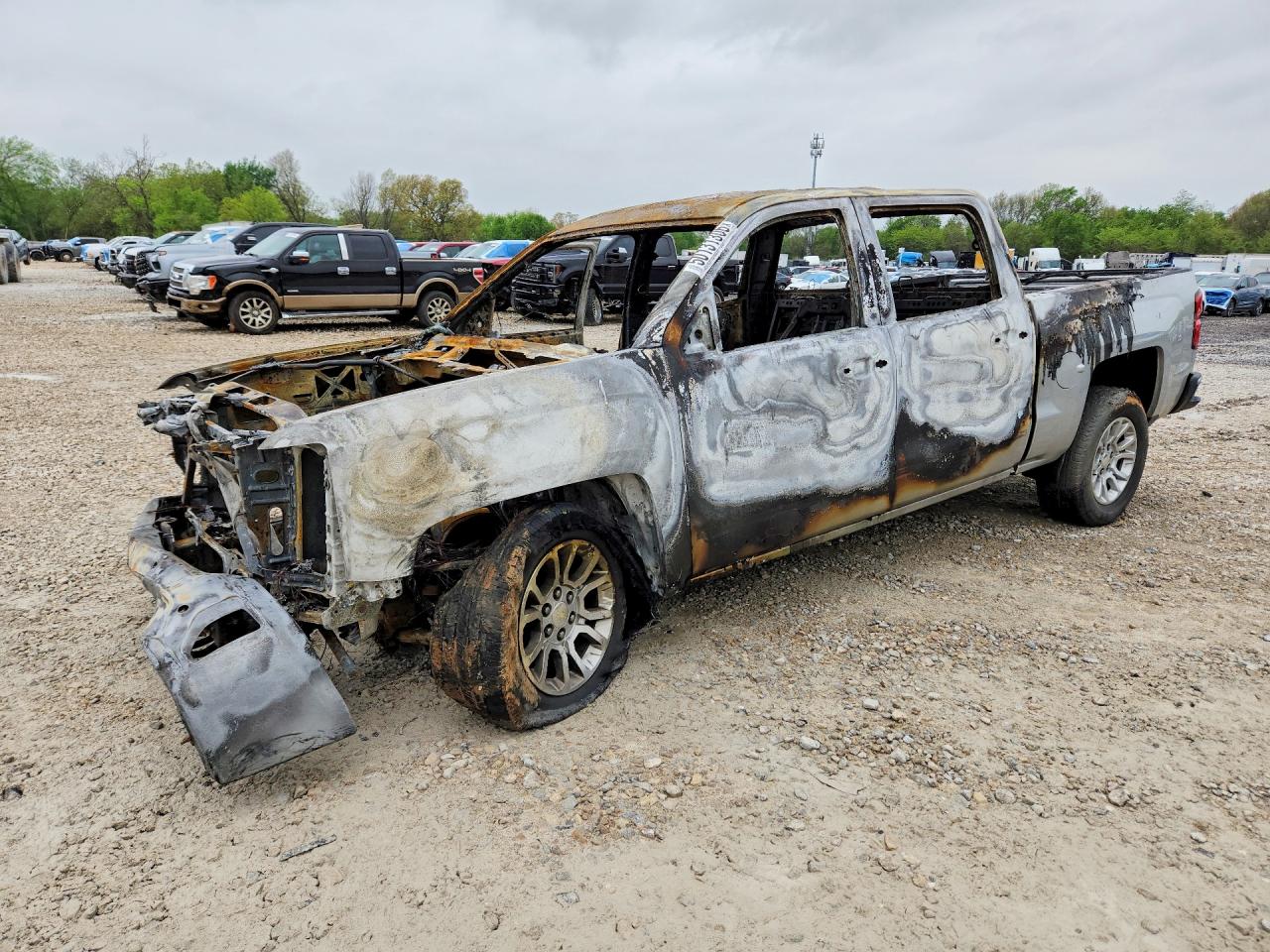 Salvage Chevrolet Silverado Image