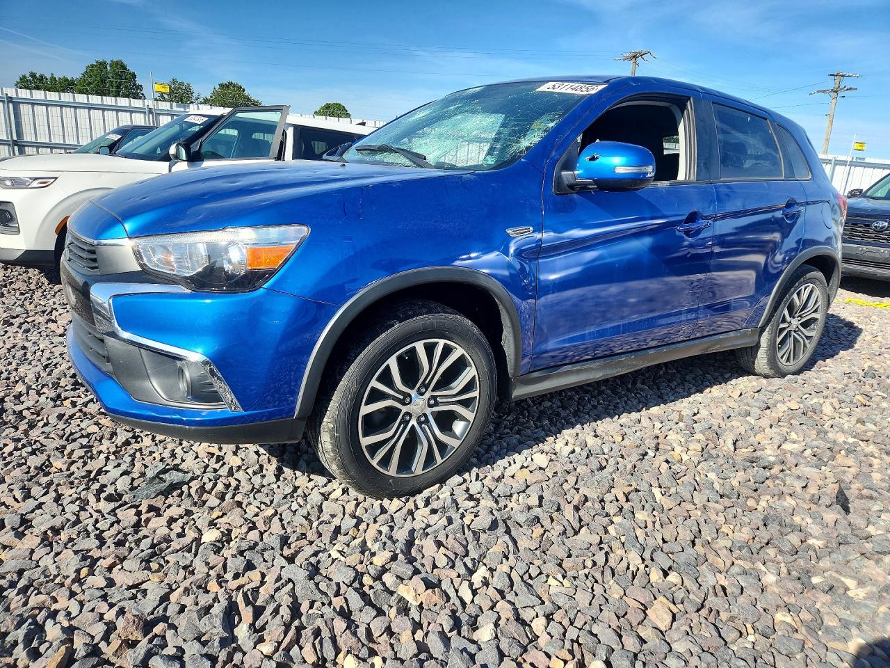 Salvage Mitsubishi Outlander Image