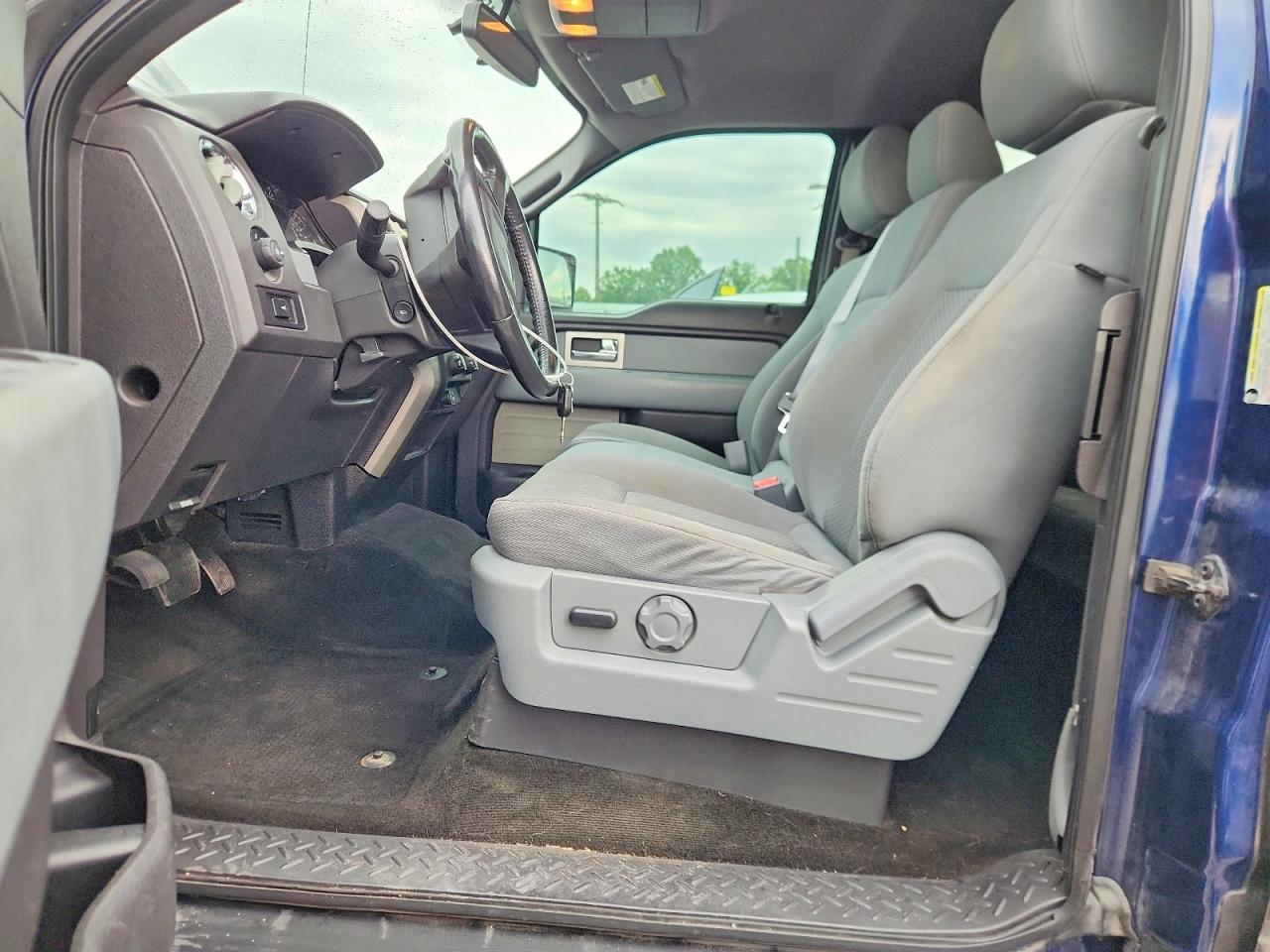Ford F-150 Super Cab