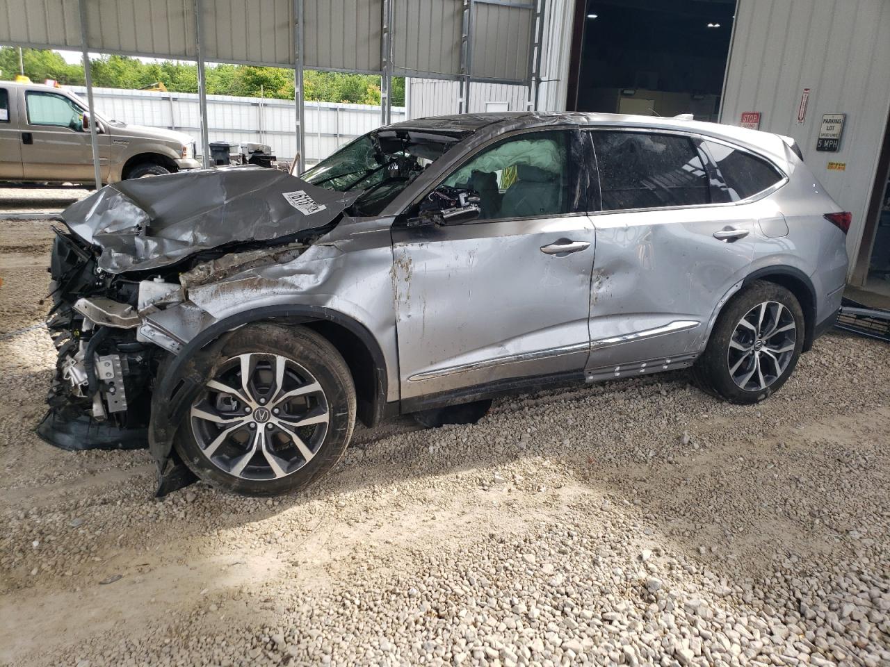 Salvage Acura MDX Image