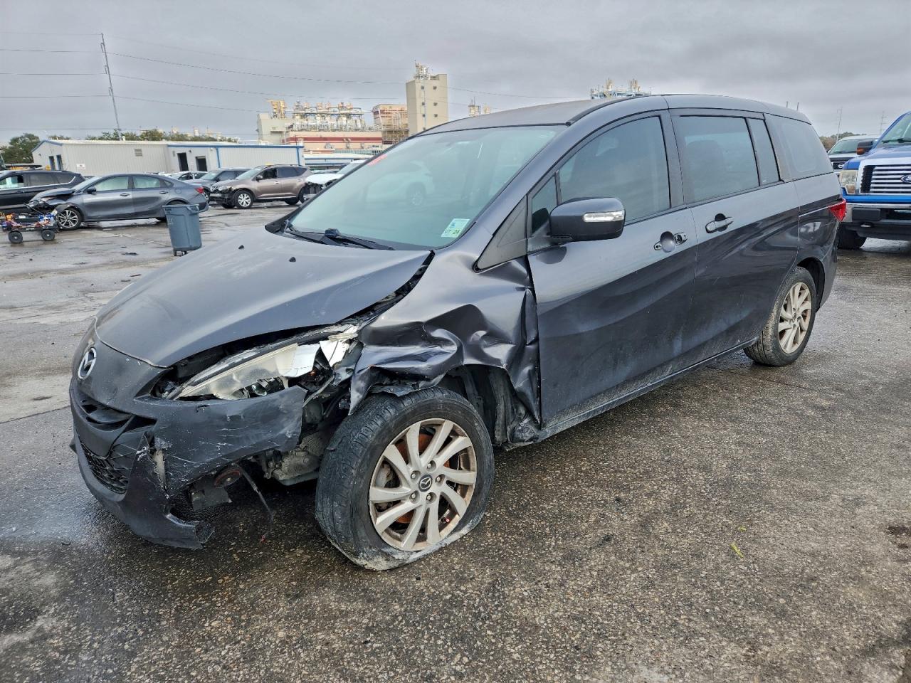 Salvage Mazda 5 Image