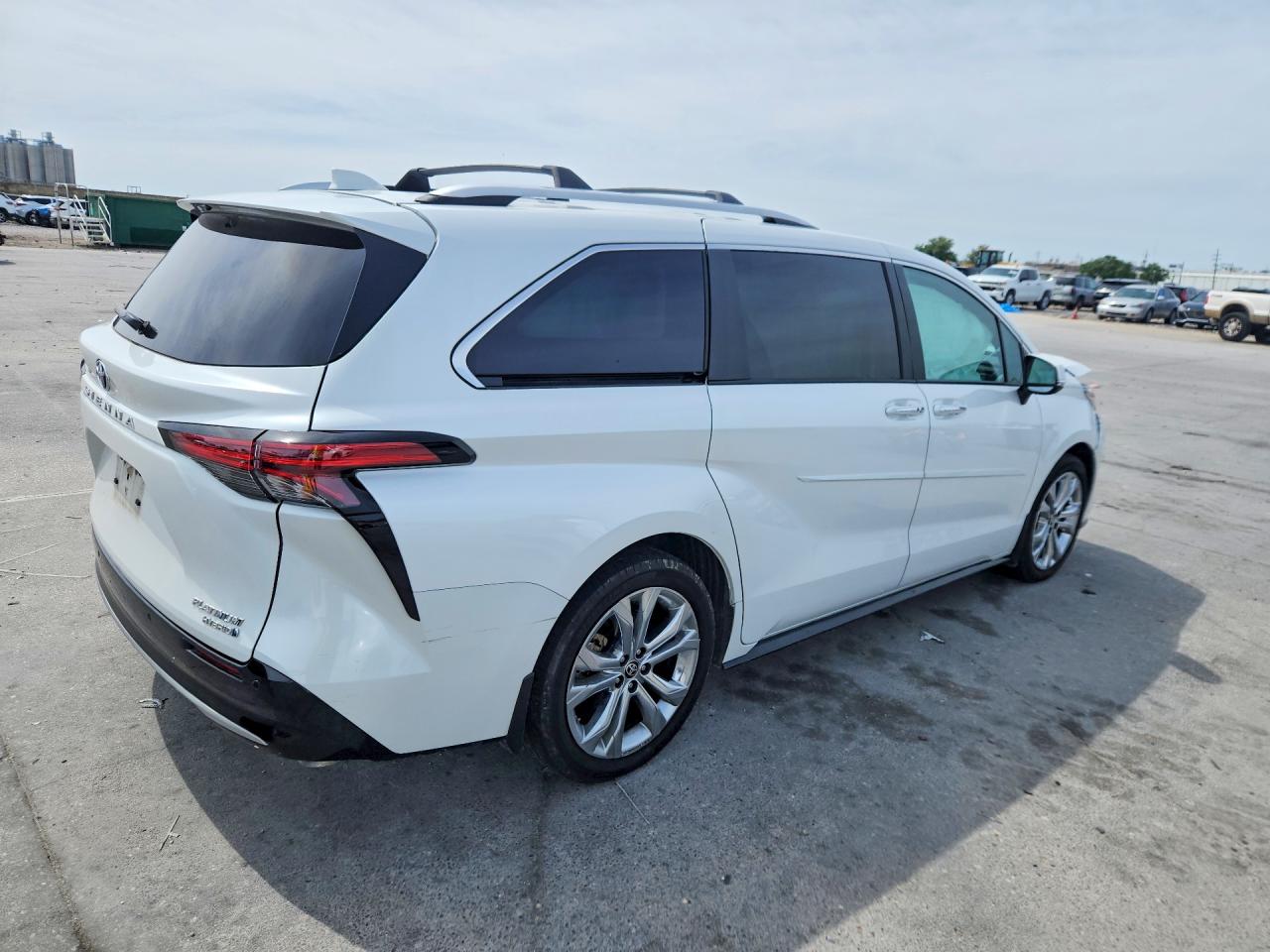 Toyota Sienna Platinum 7-passenger