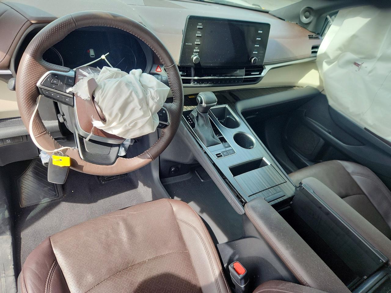 Toyota Sienna Platinum 7-passenger