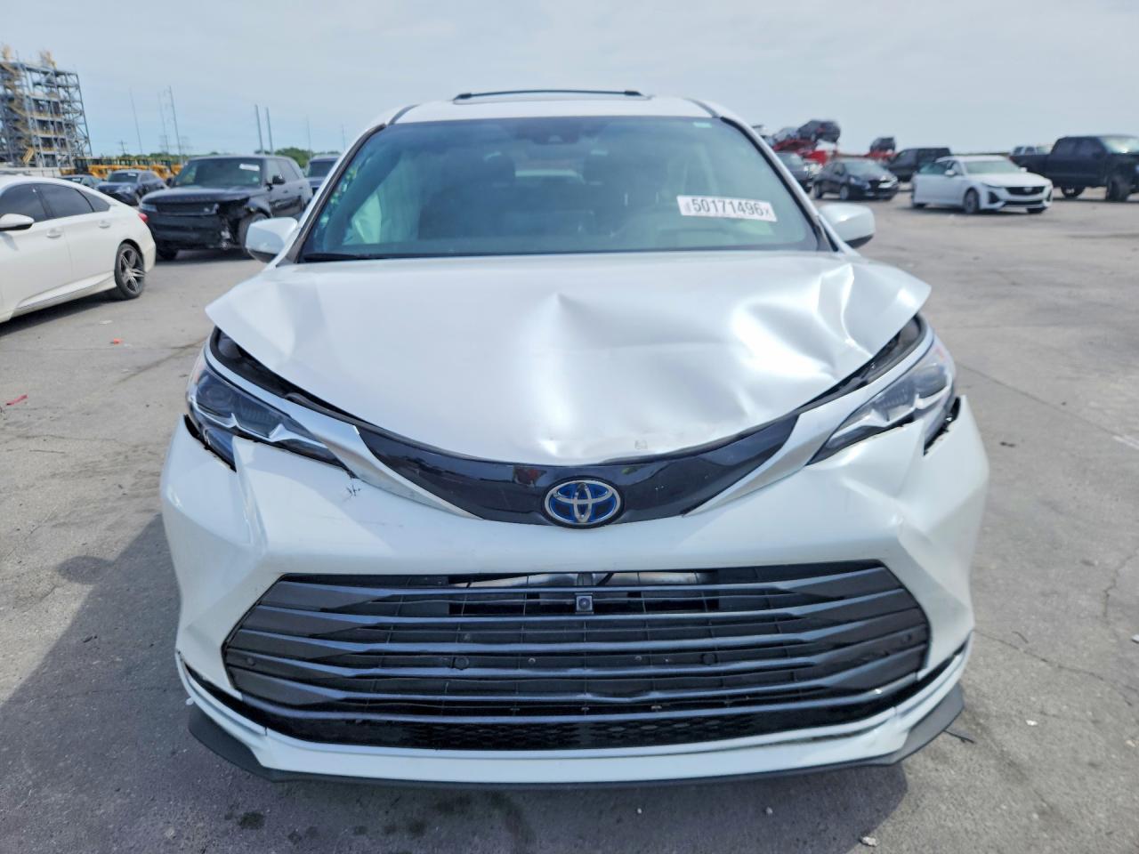 Toyota Sienna Platinum 7-passenger