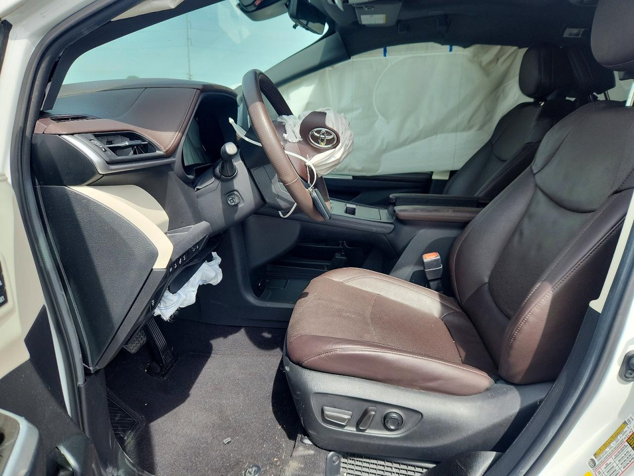 Toyota Sienna Platinum 7-passenger