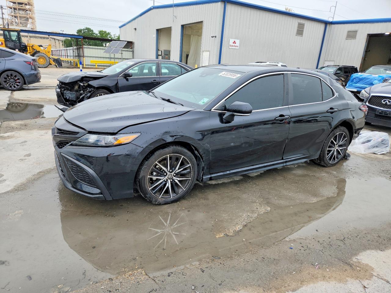 Salvage Toyota Camry Image