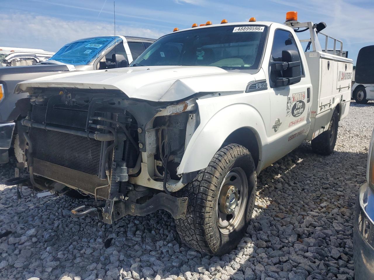 Salvage Ford F-350 Image