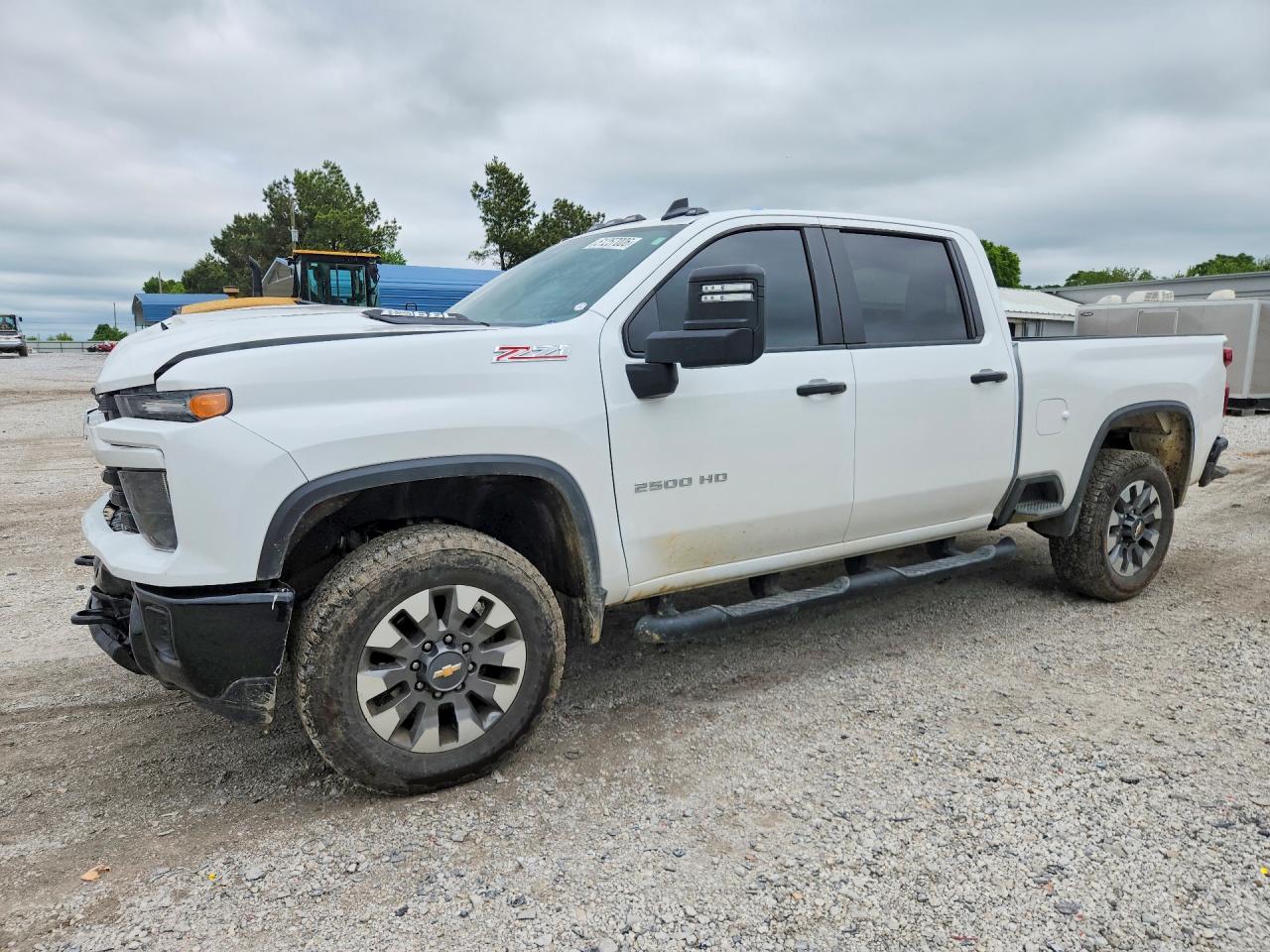 Salvage Chevrolet Silverado Image