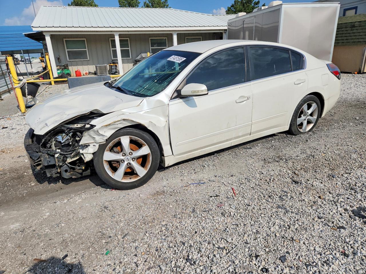 Salvage Nissan Altima Image