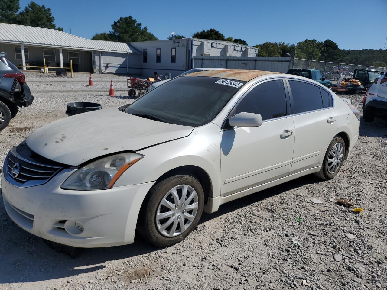 Salvage Nissan Altima Image