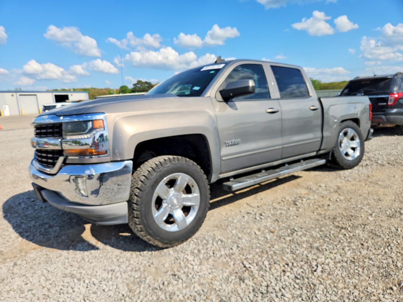 Salvage Chevrolet Silverado Image