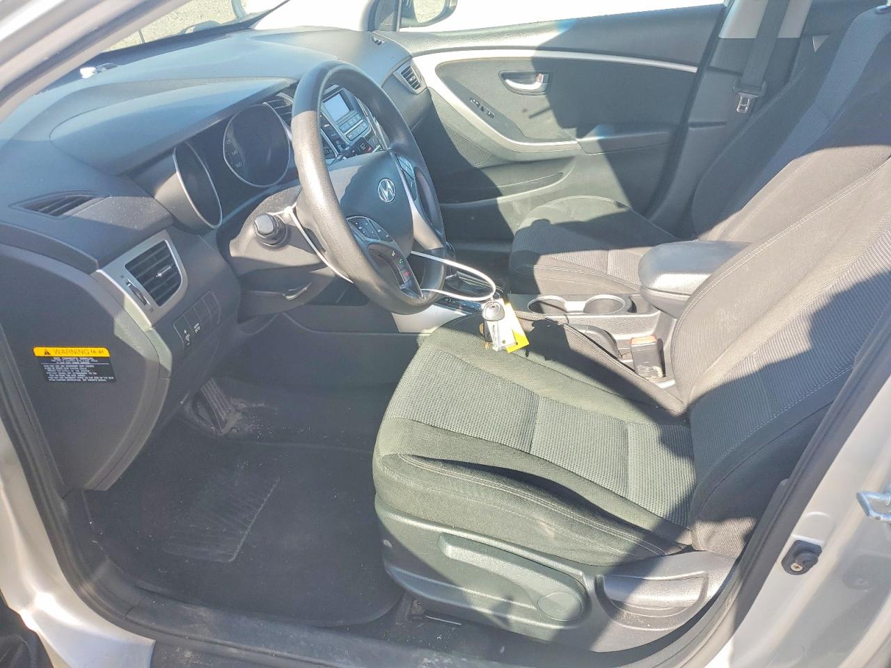 Hyundai ELANTRA Base